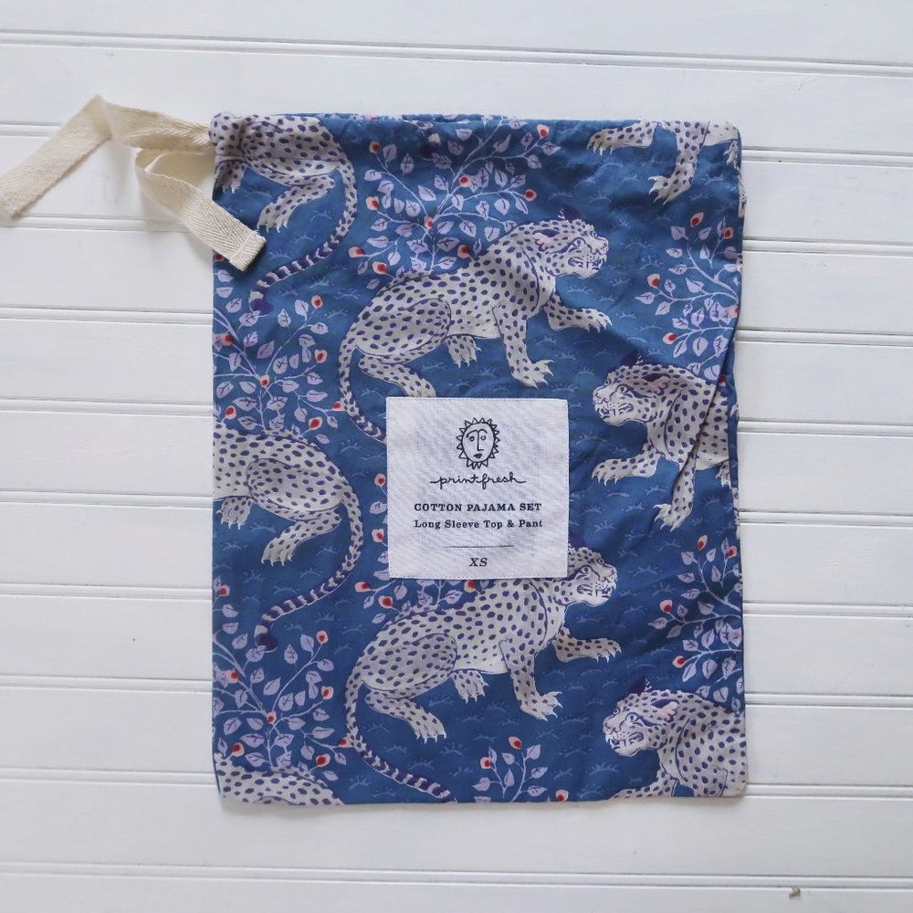 PRINTFRESH Bagheera print clothes bag in Indigo (NWOT)